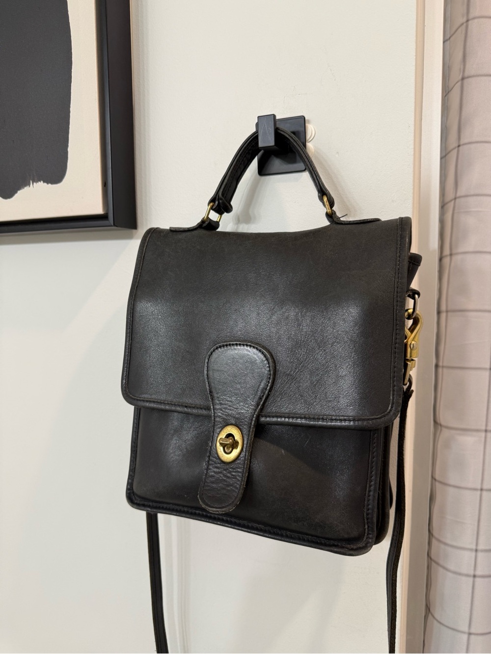 RARE! Vintage Coach (90’s) Station Bag- Black/Gold